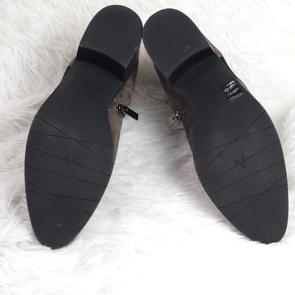 Like New! Aquatalia Ankle Boots 8.5